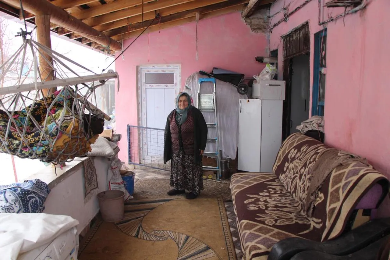 Engelli 3 oğlunu kimseye bırakmadı! Yetkililerden tek bir isteği var