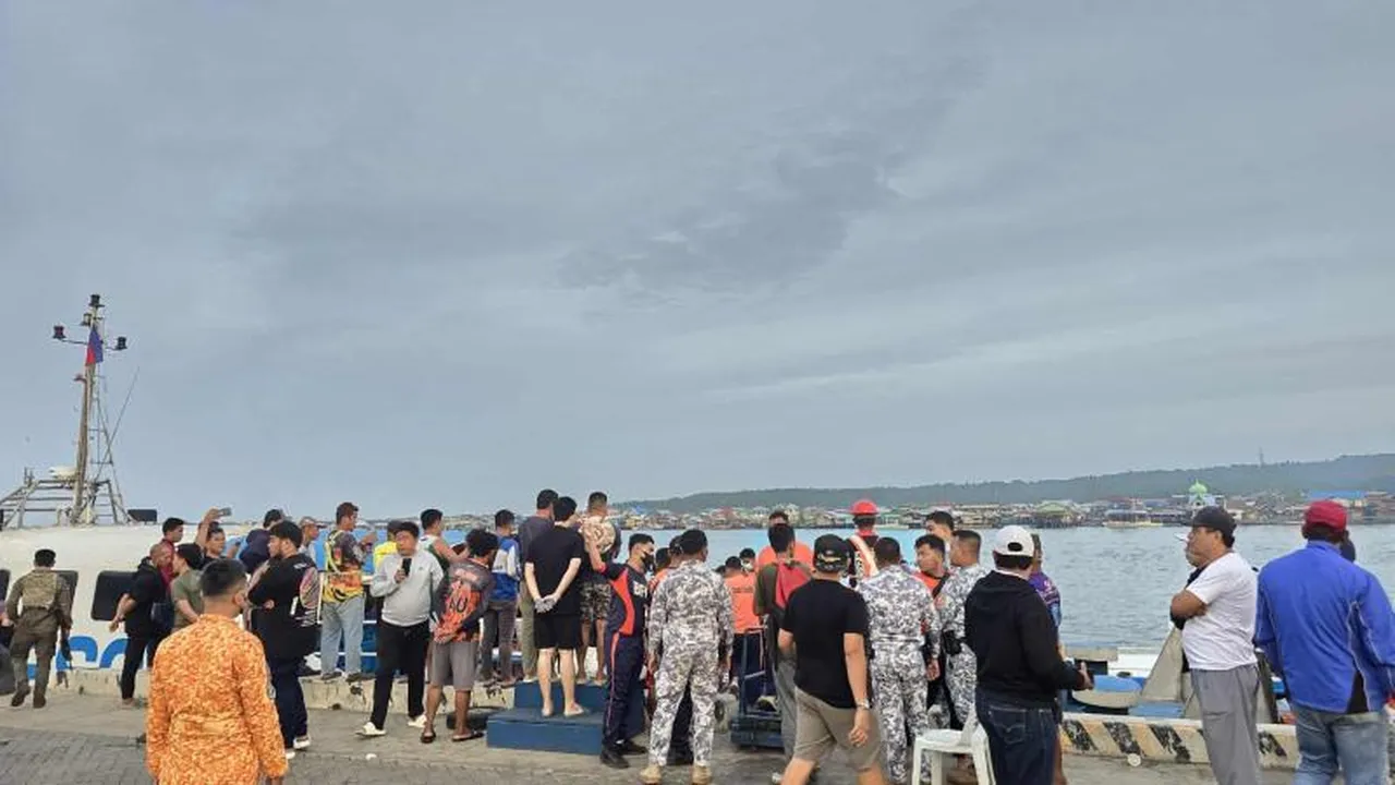 Filipinler'de 359 kişiyi taşıyan feribot battı! Çok sayıda can kaybı var