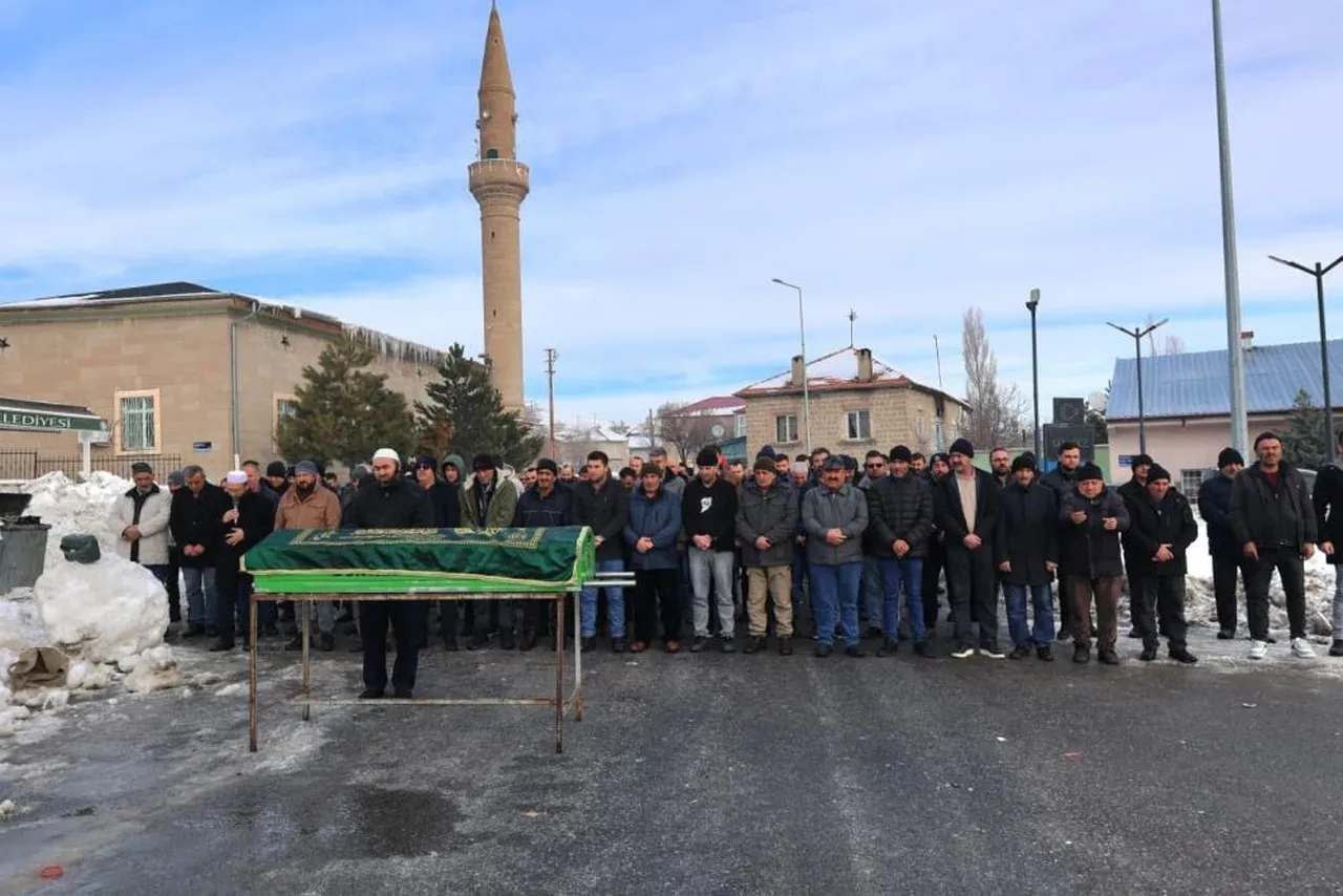 Hayalleri yarım kaldı! Duş almak istedi, canından oldu