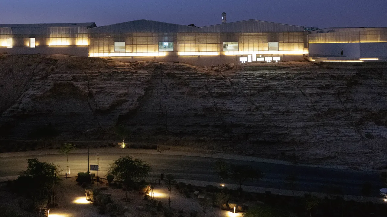 S. Arabistan’ın tarihî bölgesinde sanat bienali 