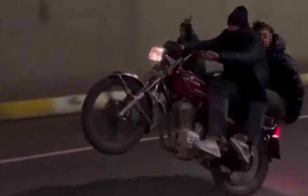 Şanlıurfa'da tek teker üzerinde tehlikeli yolculuk! Ehliyetine süresiz el konuldu