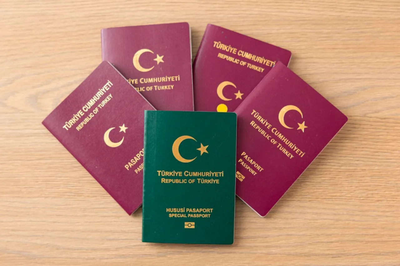 Schengen söylentileri kafaları karıştırdı: AB'den yeşil pasaporta vize mi geliyor?