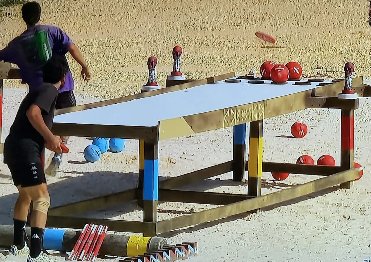 Seren Ay- Nefise kavgası gündem oldu! Survivorda kim kazandı? Soğan doğrama cezasını alan takım merak ediliyor