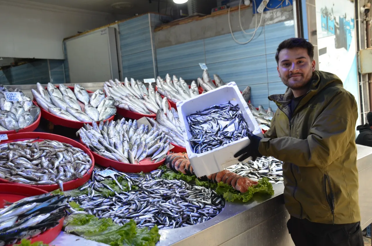 Tezgahlarda en çok satılan balık! Kilosu 150 TL