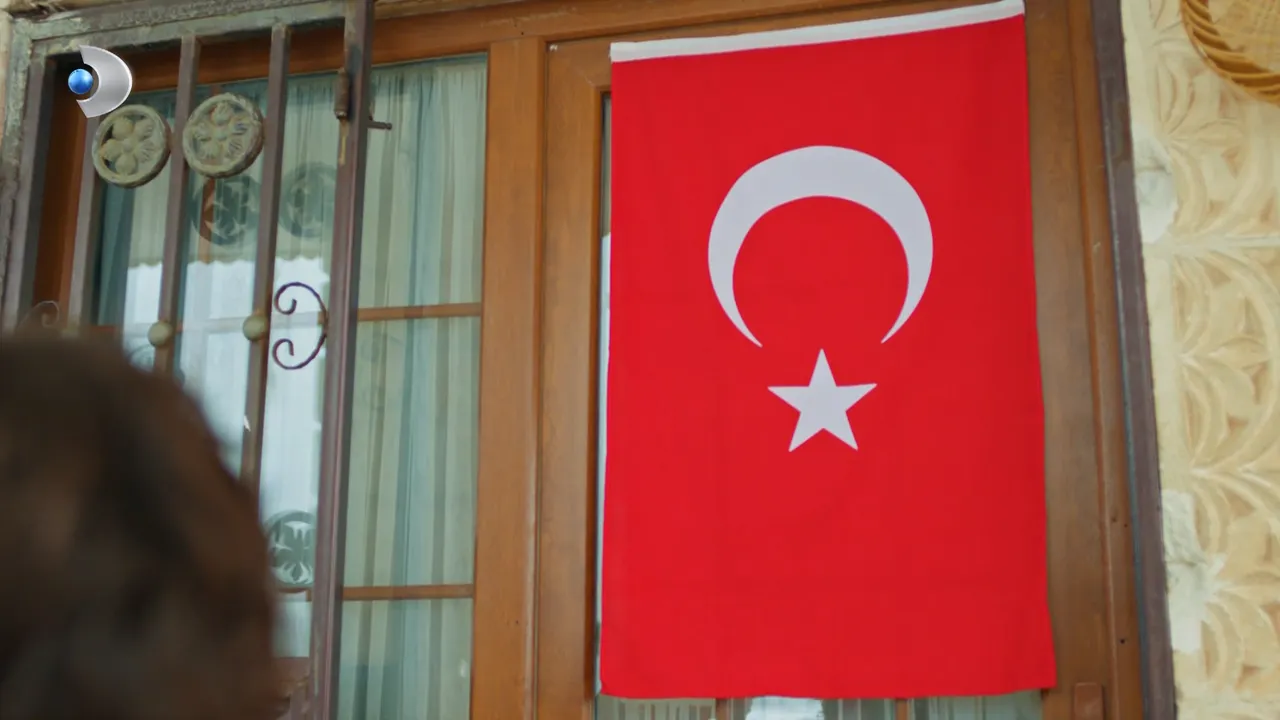 Uzak Şehir’den “bayrak” mesajı