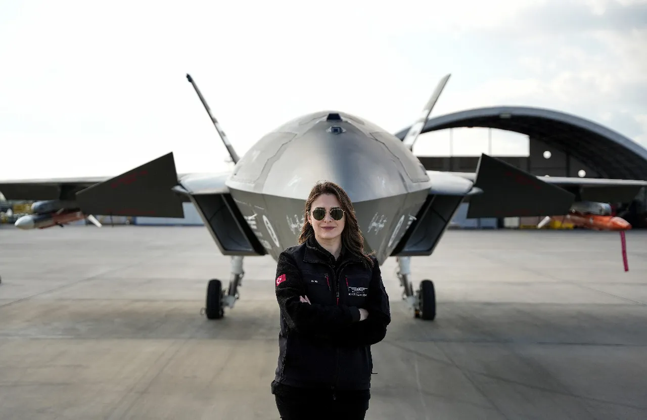 Çelik pençelerin yerdeki pilotu! Göklerin dişi kartalı