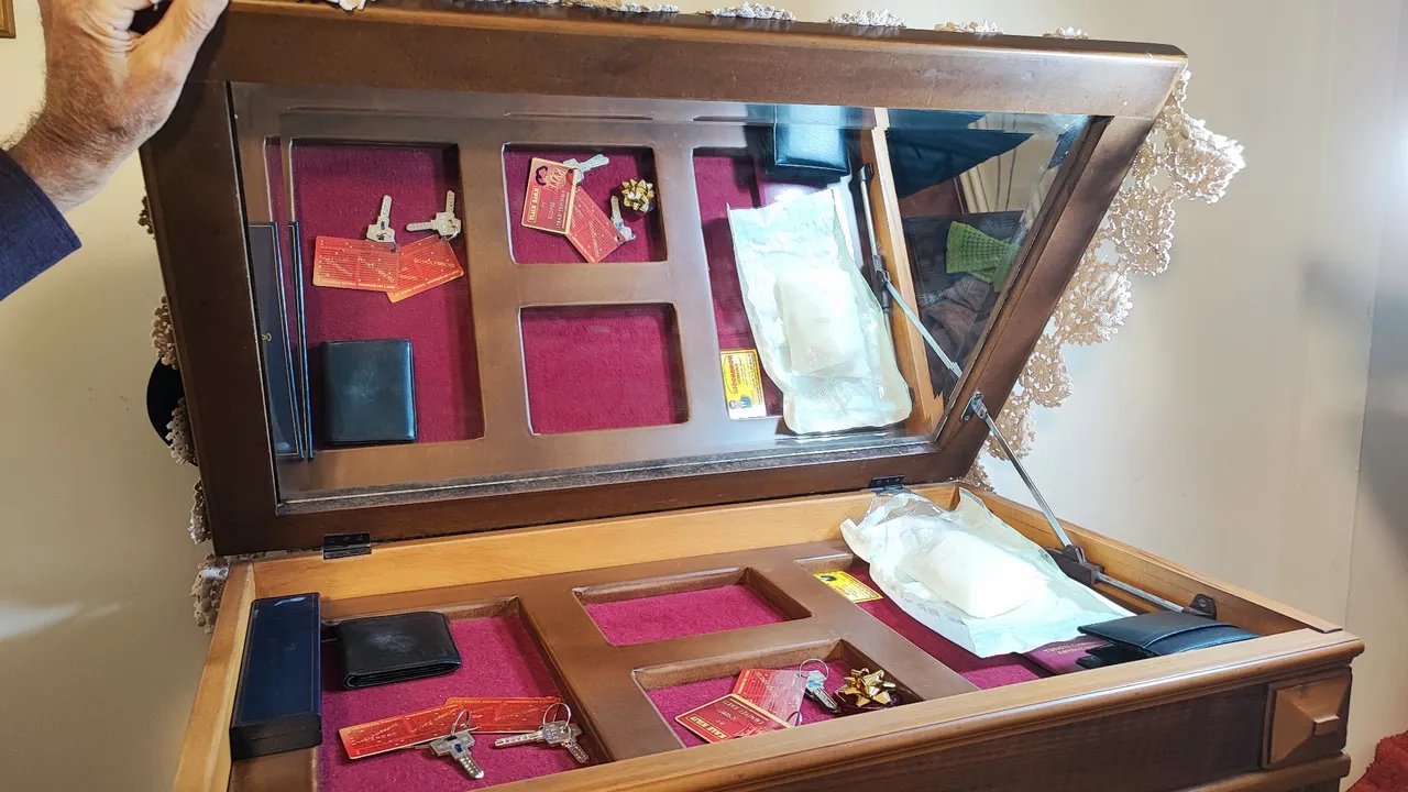 Gizli bölmede sakladıkları sırra kadem bastı