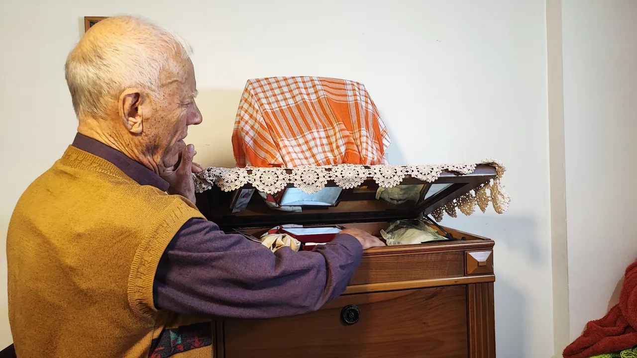 Gizli bölmede sakladıkları sırra kadem bastı