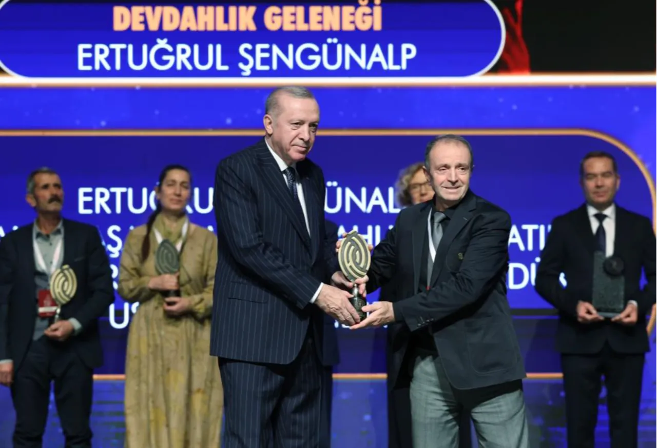 Günde 20 kilometre koşuyor, 680 yıllık sanatı ayakta tutuyor! Osmanlı'dan miras kalan mesleğin son temsilcisi...