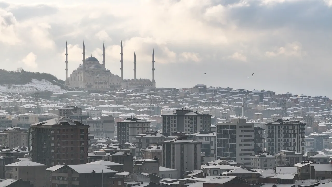 İstanbul’da yeni kar alarmı! Prof. Dr. Orhan Şen net tarih verdi