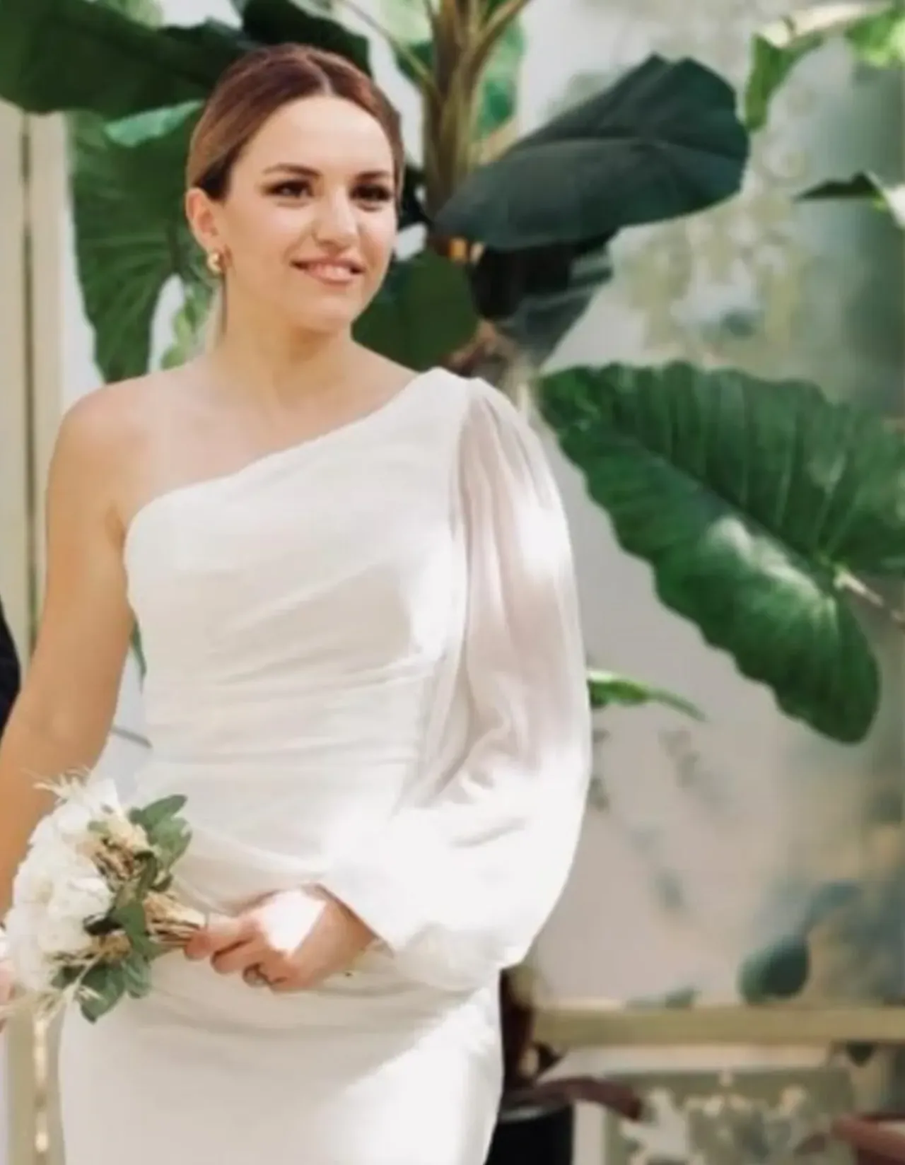 Memurları taşıyan servis üzüm bağına uçtu! 1 ölü, çok sayıda yaralı var