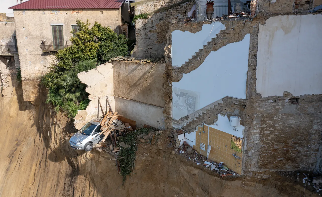 30 yıllık ihmal felaket getirdi! İtalyan kasabası uçumun kenarında sallanıyor