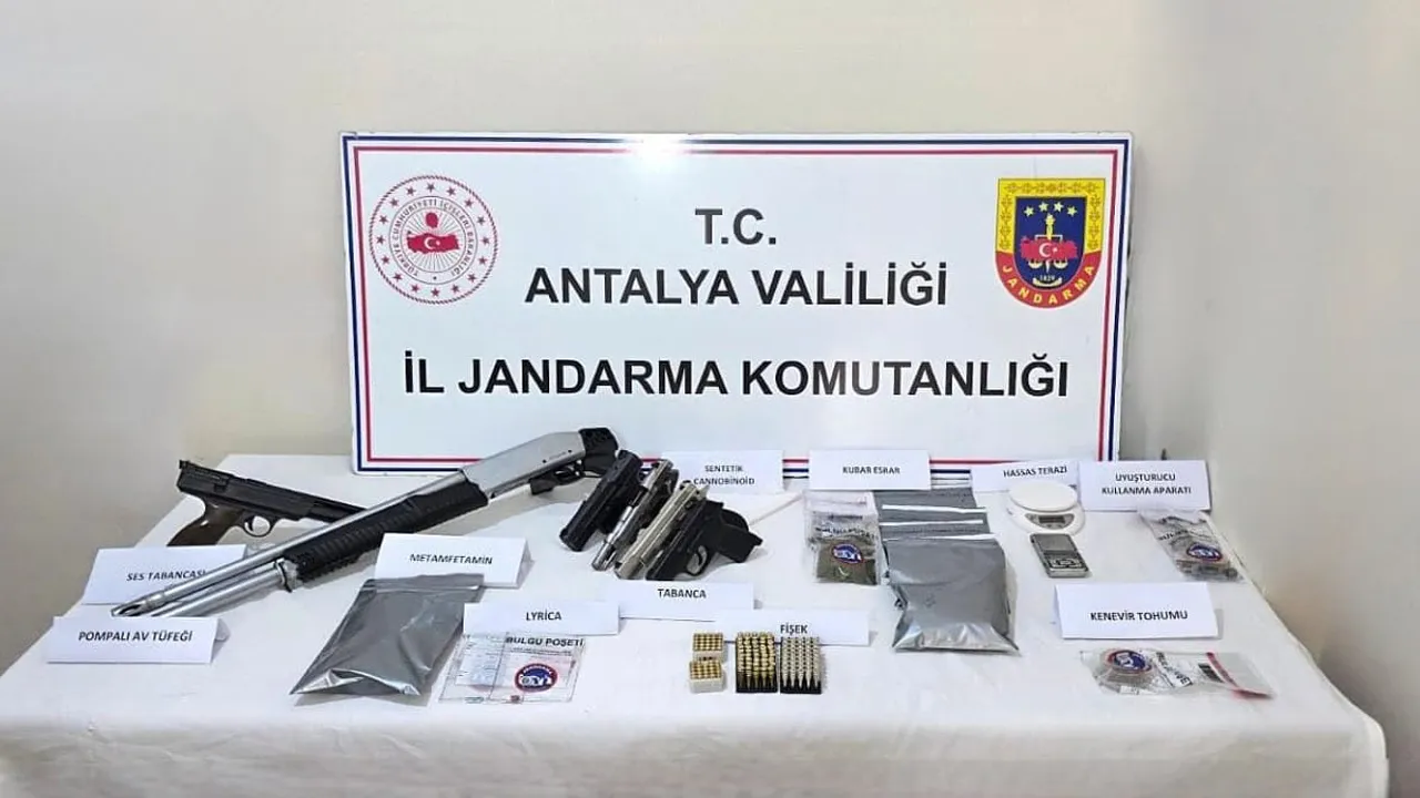 Antalya'da uyuşturucu operasyonu: 30 kişi yakalandı