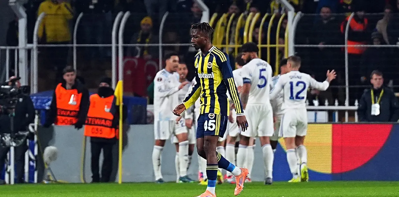 Avrupa Ligi’nin 7'nci haftasında Fenerbahçe, Kadıköy'de İngiliz ekibi Aston Villa’ya 1-0 yenildi