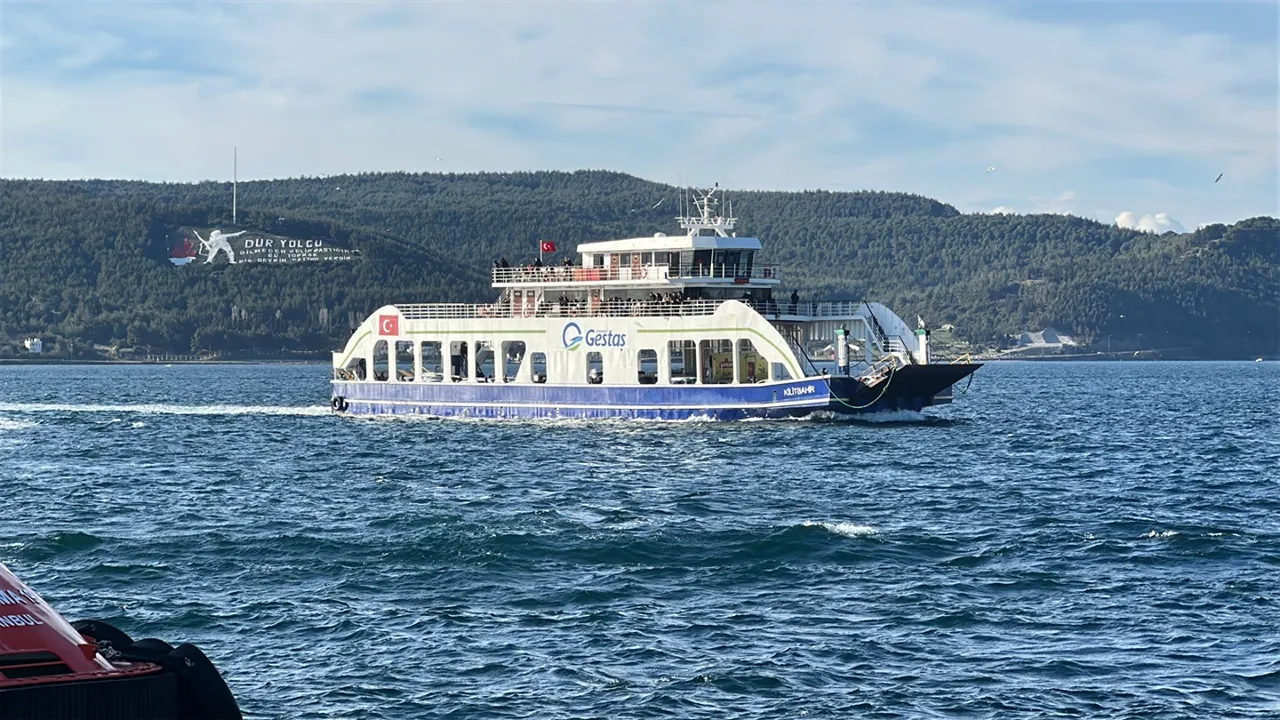 Bozcaada ve Gökçeada feribot seferlerine olumsuz hava engeli: İptal edildi