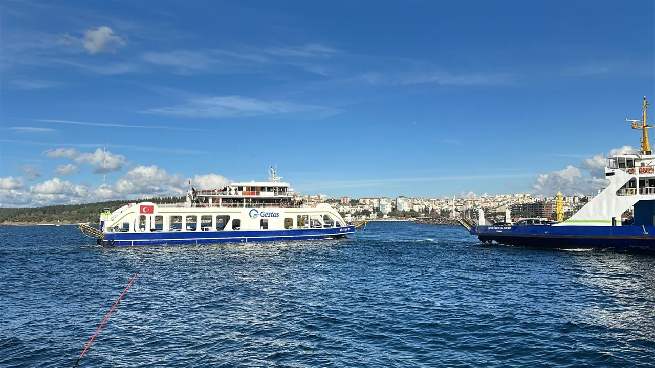 Bozcaada ve Gökçeada feribot seferlerine olumsuz hava engeli: İptal edildi