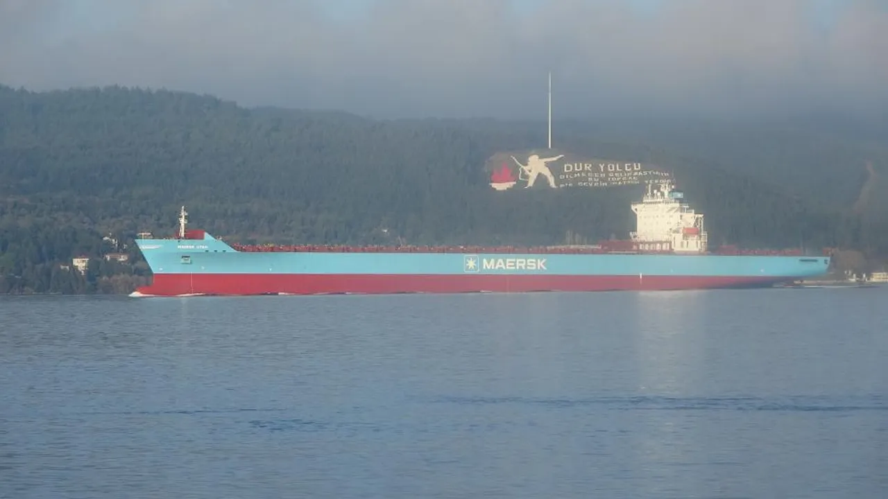 Çanakkale Boğazı transit gemi geçişlerine kapatıldı