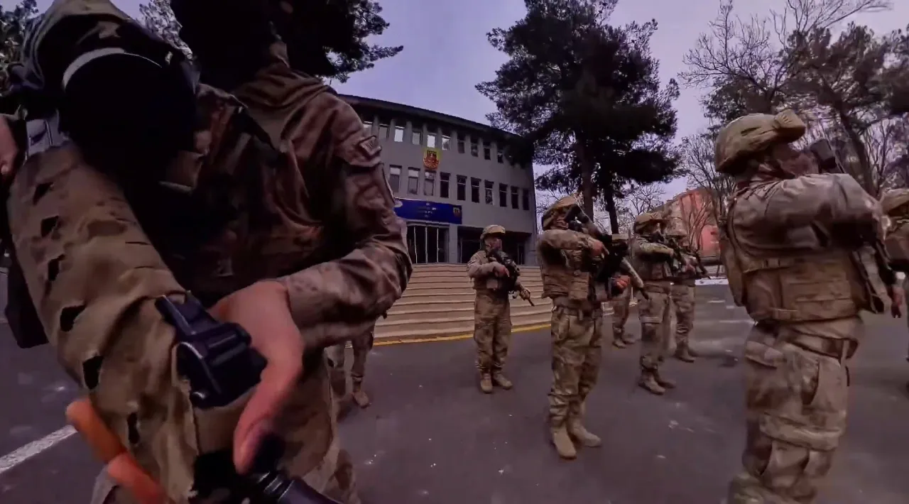 Diyarbakır ve Manisa’da dev uyuşturucu operasyonu: 445 Gözaltı