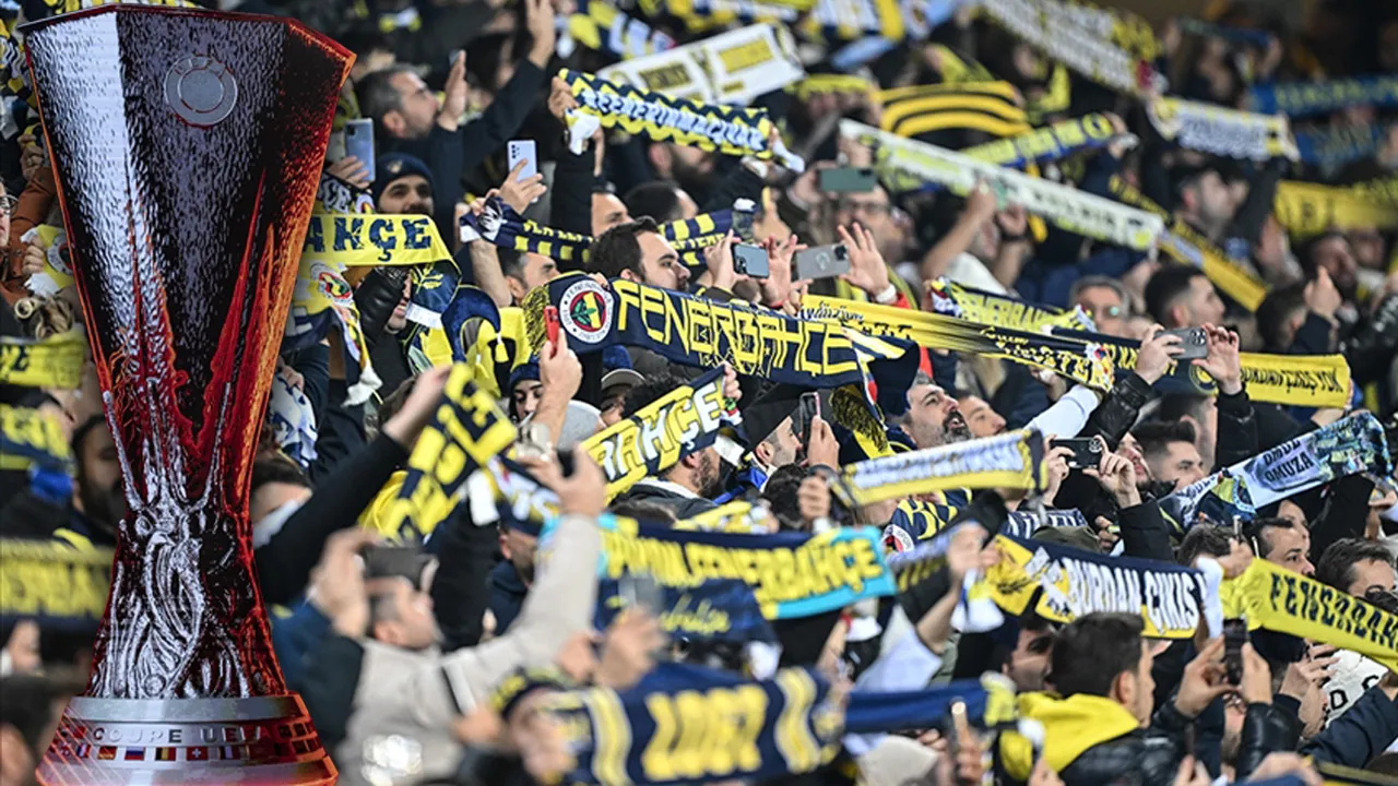 Fenerbahçe'nin FCSB maçı kamp kadrosu: Jhon Duran'dan kötü haber