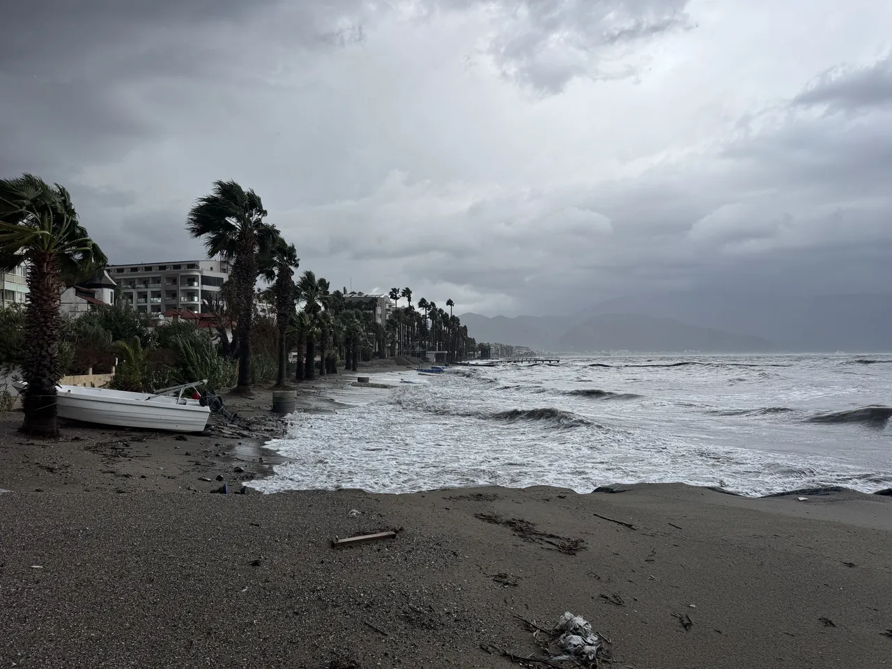 Meteoroloji ve İçişleri Bakanlığı peş peşe uyardı! 12 ile sarı kod