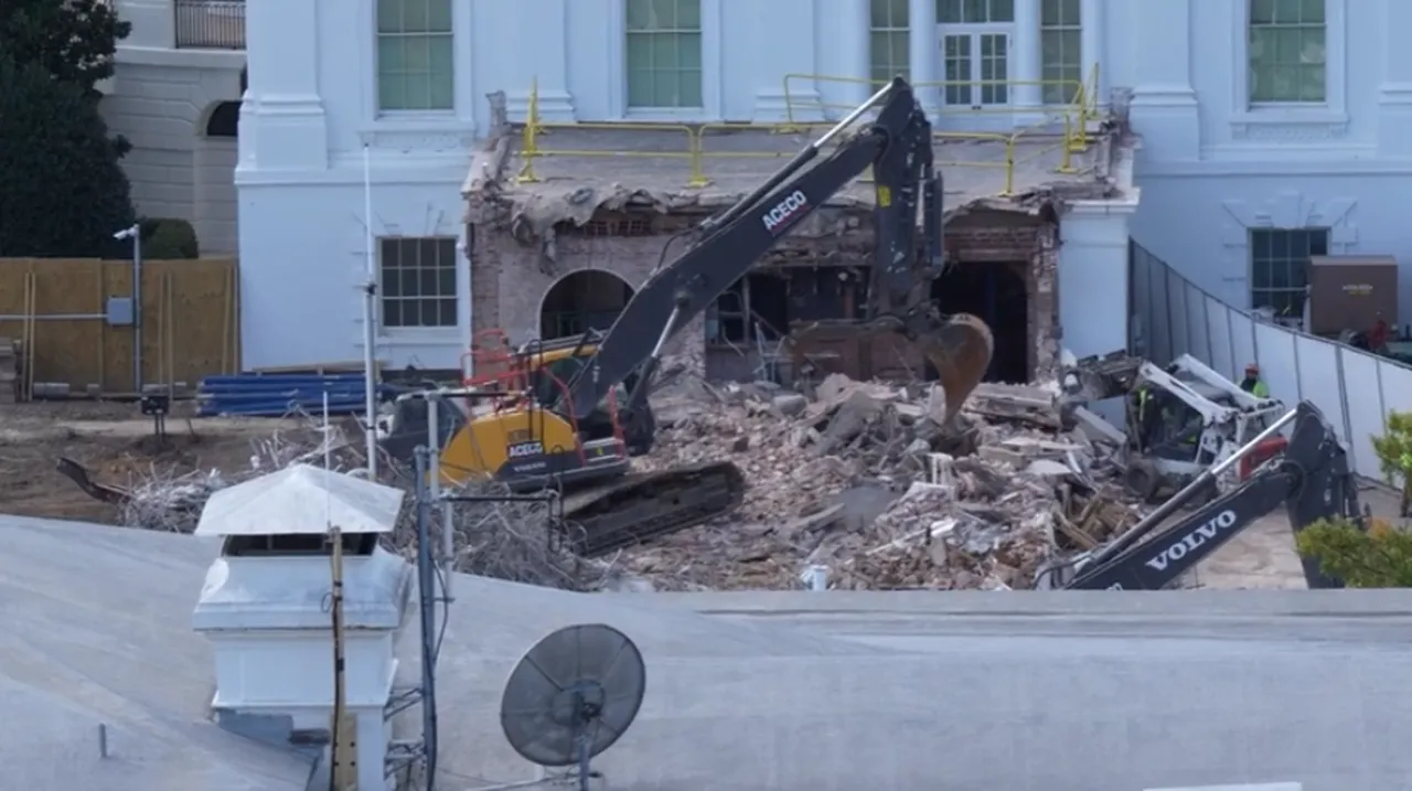 Oval Ofisi 24 ayar altıla süslemişti! Trumpın devasa balo salonunu kim finanse ediyor?