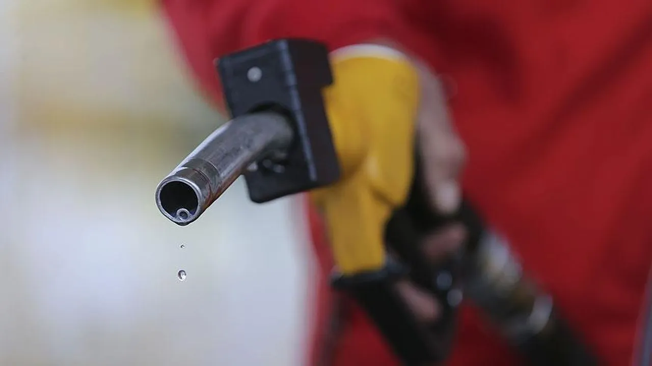 Petrol 4 ayın zirvesinde! Akaryakıt fiyatına zam var mı?