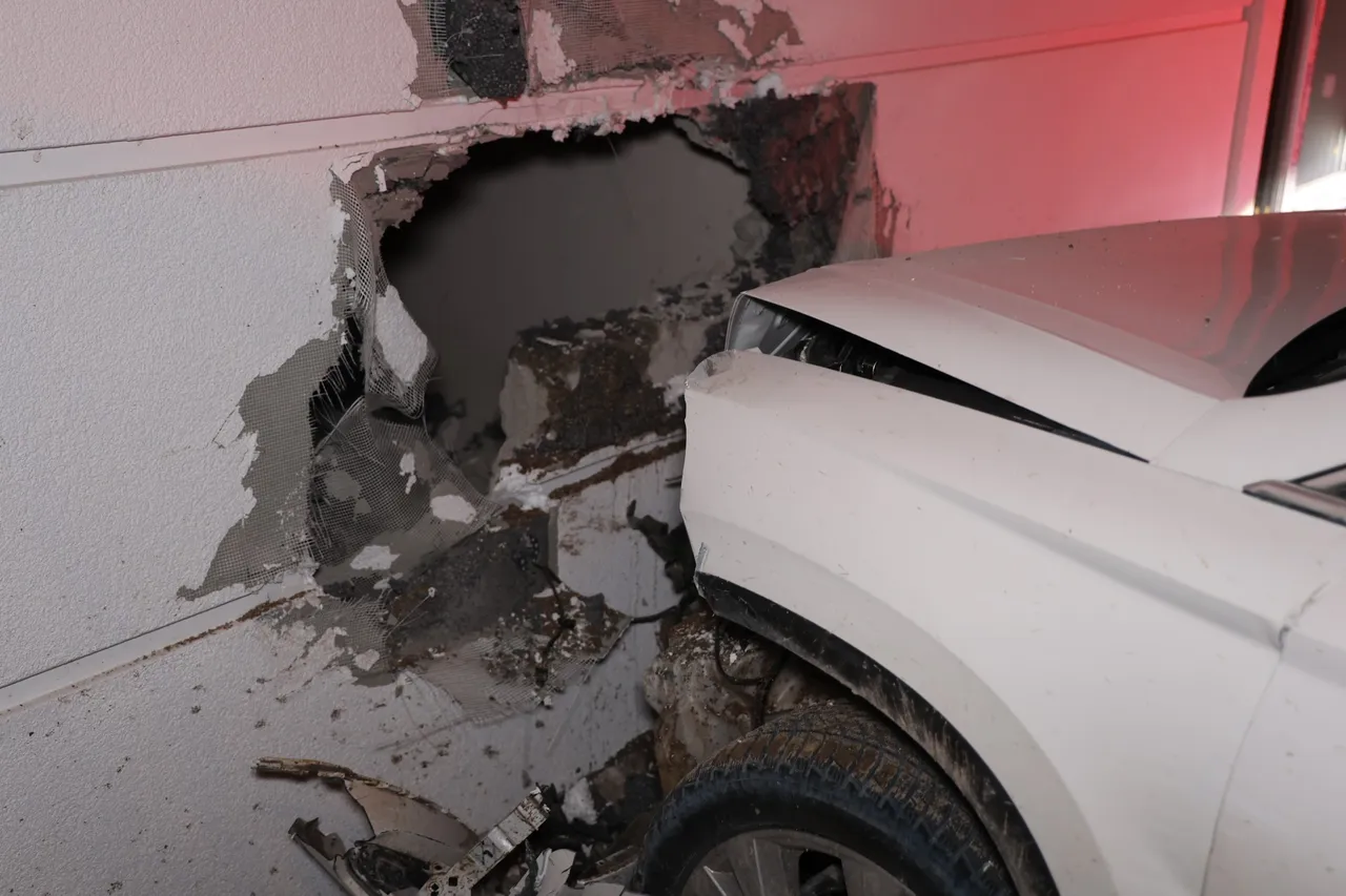 Polisten kaçarken kaza yaptı, yaya olarak kaçtı