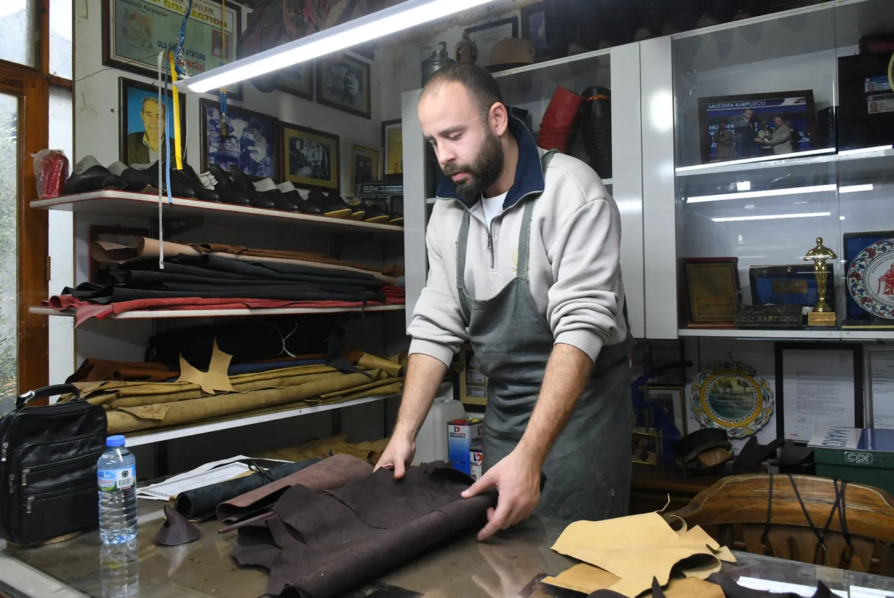 Yeniçerilerin simgesiydi! Osmanlı’dan miras kalan sanat, sayılı ustası kaldı