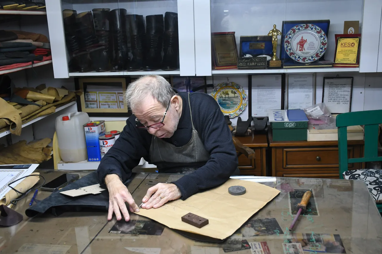 Yeniçerilerin simgesiydi! Osmanlı’dan miras kalan sanat, sayılı ustası kaldı