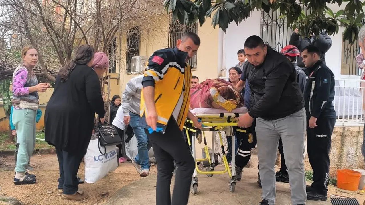 İşe gitmek için motosiklete binecekti! Genç kız foseptik çukuruna düştü