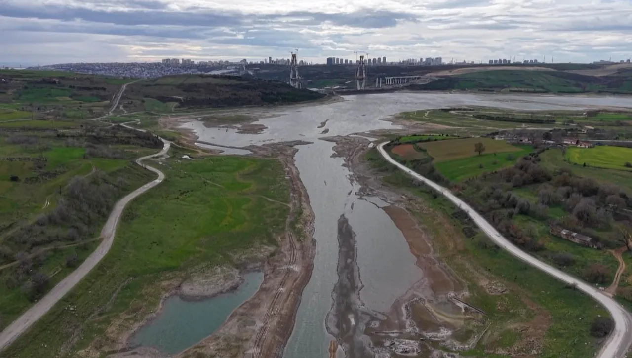 İstanbul’un ‘can suyu’ Sazlıdere’de kritik tablo: Doluluk düştü, toprak çatladı
