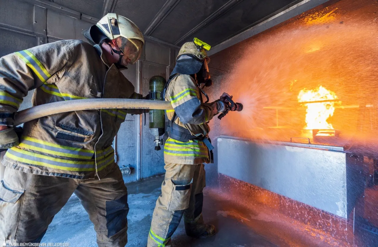 İzmir Büyükşehir Belediyesi 100 itfaiye eri alımı ilanı paylaştı (Başvuru tarihleri ve şartları)