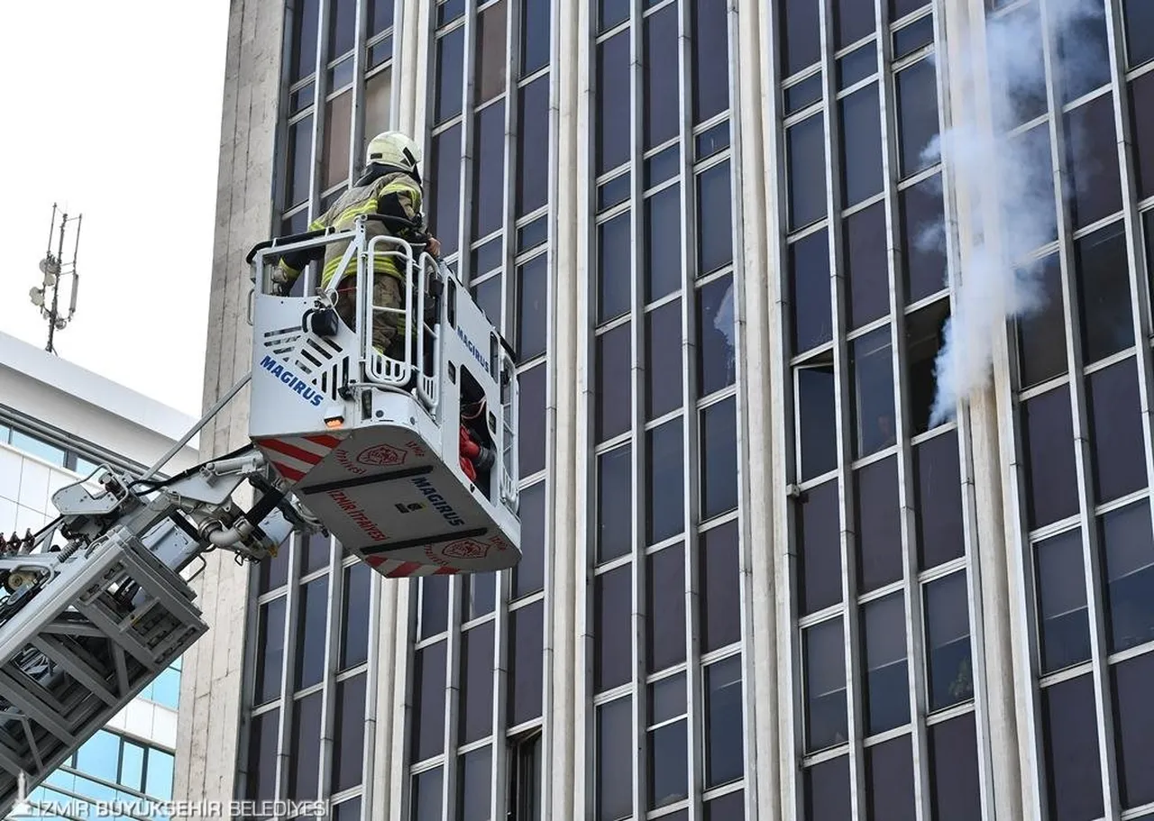 İzmir Büyükşehir Belediyesi 100 itfaiye eri alımı ilanı paylaştı (Başvuru tarihleri ve şartları)
