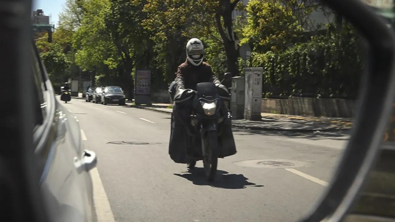 Kuryelerin sürücü belgesinde yaş sınırı yükseltildi