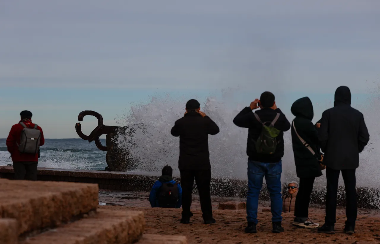 Portekiz'i Kristin fırtınası vurdu! En az beş kişi hayatını kaybetti, 850 binden fazla kişi karanlığa gömüldü