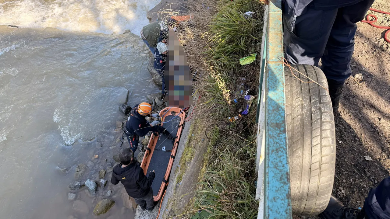 Rize'de dere yatağına düşen yaşlı adamdan acı haber