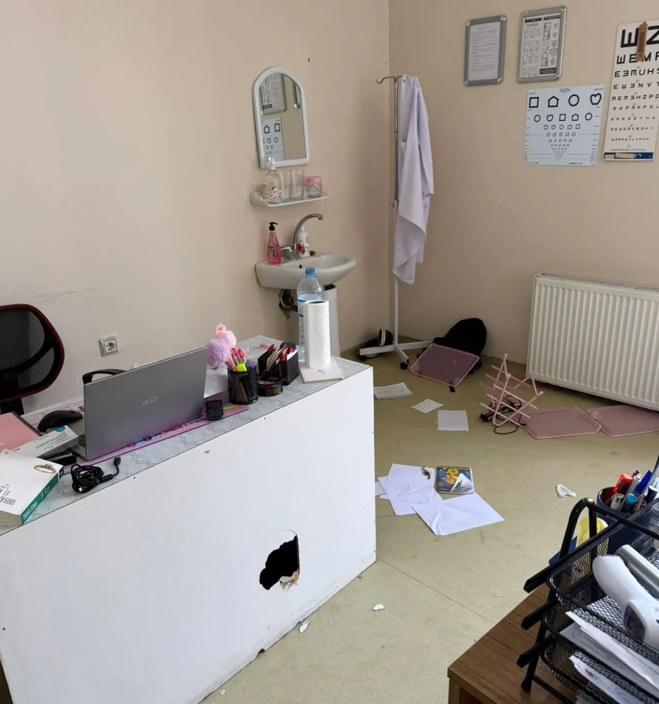 Sağlık merkezinde doktora saldırı! Boğazını sıkıp yüzünü yumrukladı