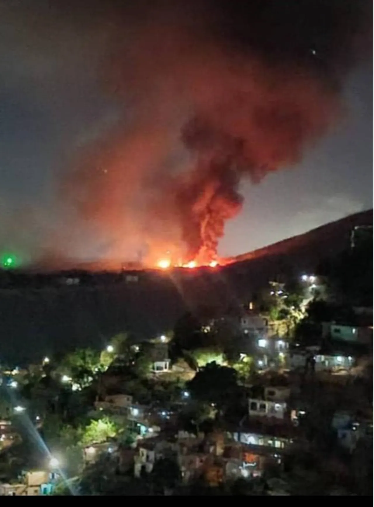 Venezuela'nın kuzeyindeki Miranda eyaletinde bulunan Higuerote havaalanına yönelik hava saldırıları bildirildi.