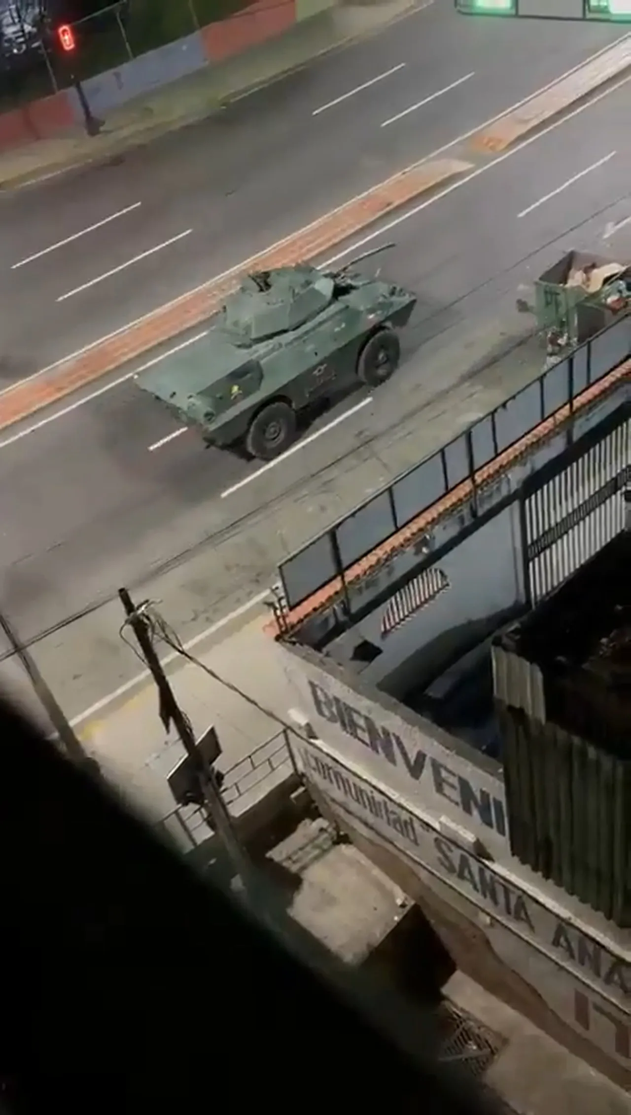 ABD yetkilileri Fox News'e verdiği demeçte, ABD'nin Venezuela'ya karşı askeri saldırılarının devam ettiğini söyledi