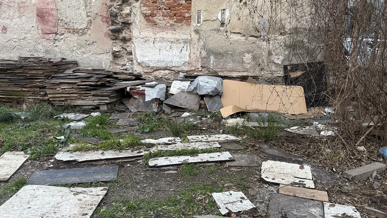 Ağlama sesiyle gerçek ortaya çıktı! 10 günlük bebeği sokağa attılar