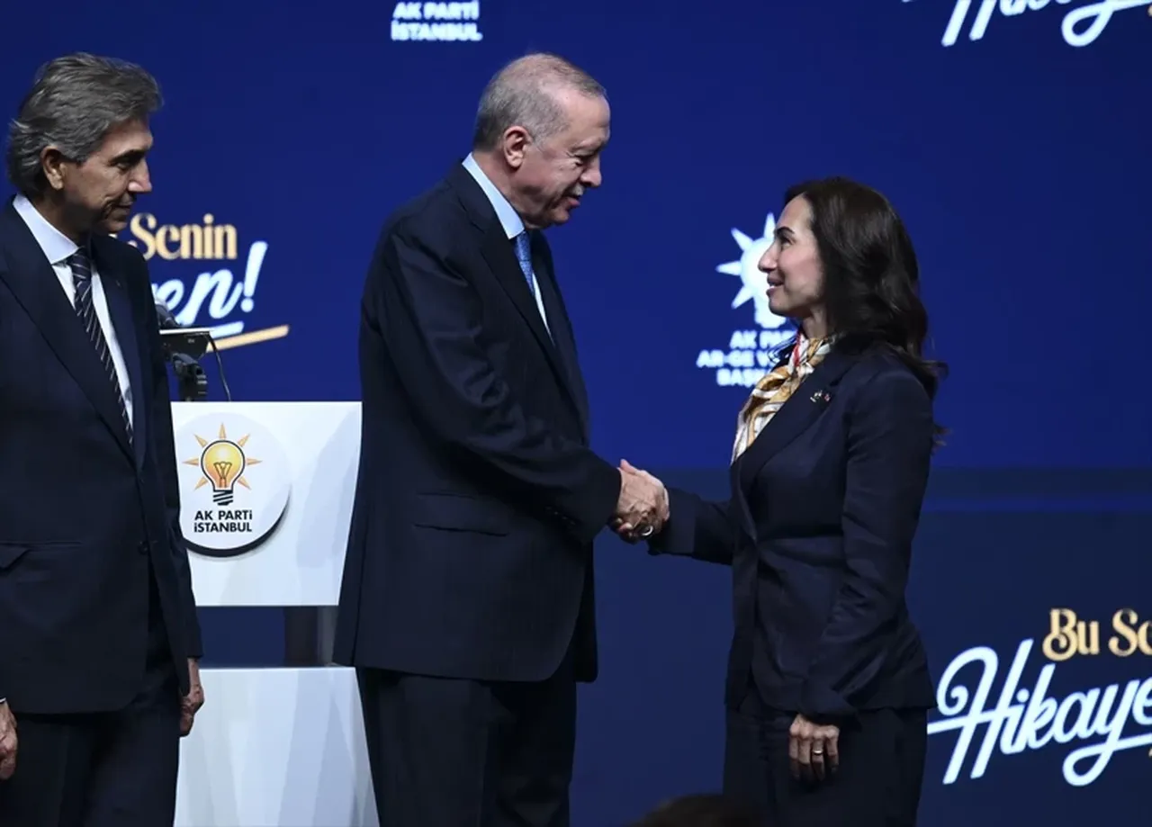 CHP'den istifa edip AK Parti'ye katılmıştı! Özlem Gürzel'den ihale iddiasına sert cevap: Görevde bile değildim!