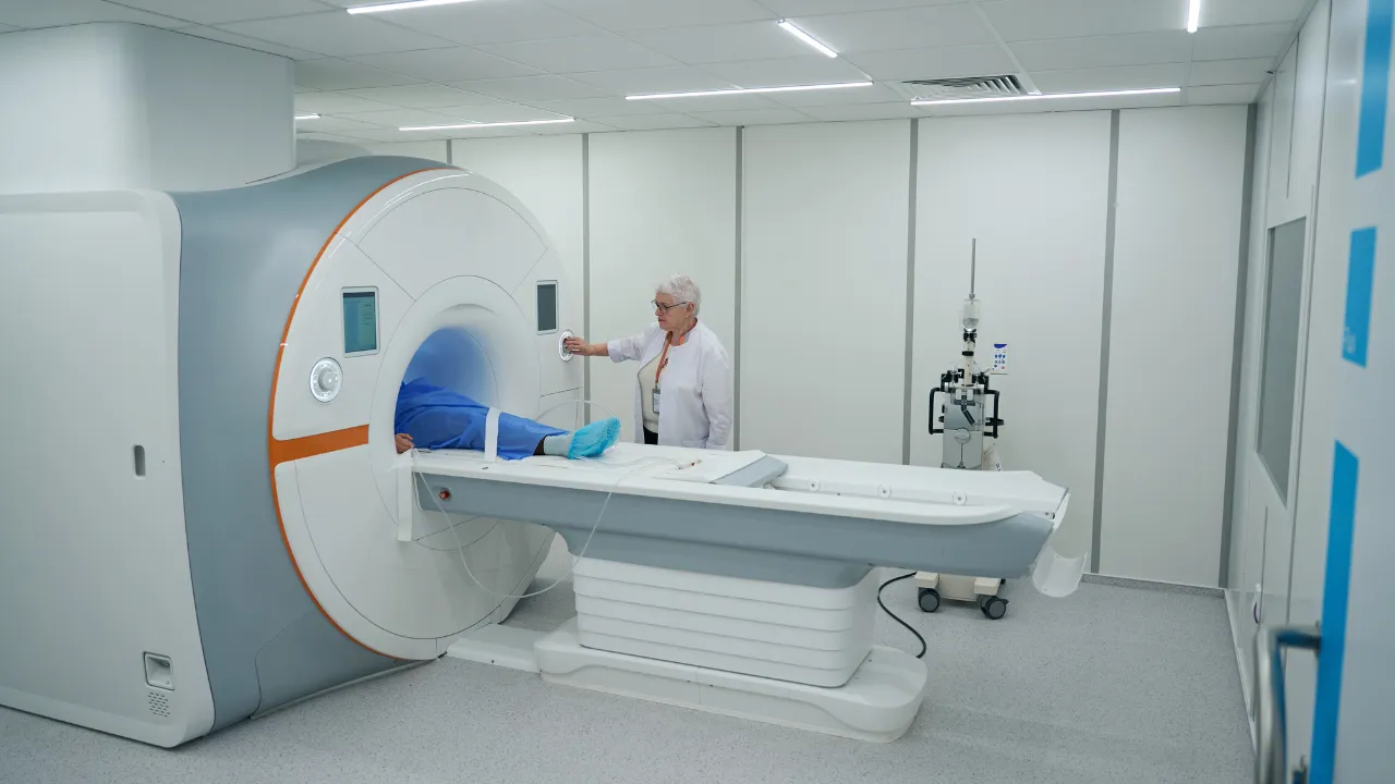 Kanseri atlatan 61 yaşındaki kadın bu kez farklı bir teşhisle sarsıldı: Duvarlara çarpıyordum