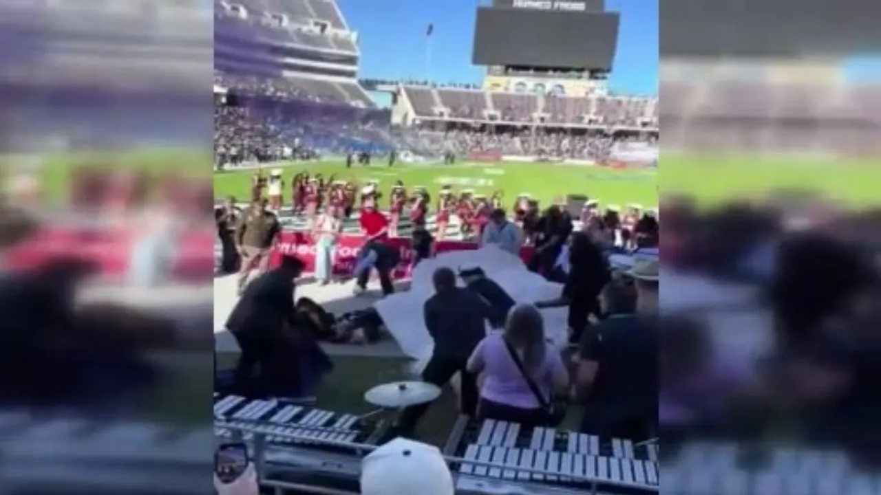 Sahaya iniş yapmaya çalışan paraşütçü tribüne çakıldı! Korku dolu anlar kamerada