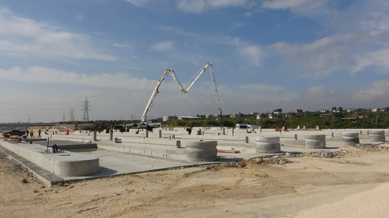 4 saatlik yol 18 dakikaya düşecek! 4 bin kişi harıl harıl çalışıyor