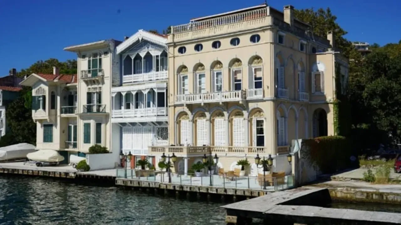 Aile üyelerini birbirine düşürmüştü! Kara Todori Yalısı icradan satılıyor... Fiyatına inanamayacaksınız