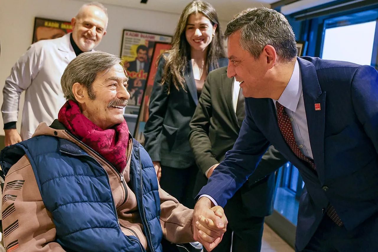 Aylarca yoğun bakımda kalmıştı: Kadir İnanırın son hali sevenlerine moral oldu