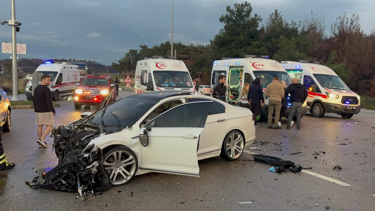 Çanakkale'de feci kaza! 5 yaralı var, birinin durumu ağır