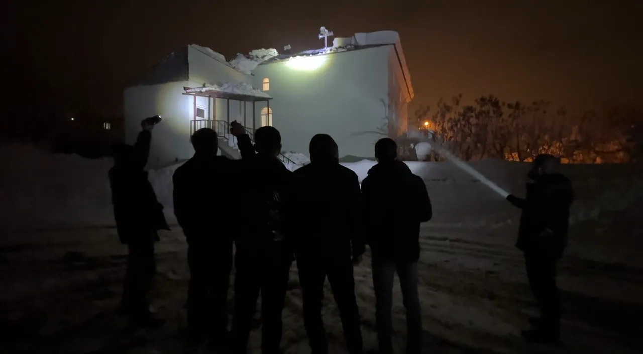 Deprem sandılar, gerçek başka çıktı! İmam çağrı yaptı, kazmasını alan köylü koştu