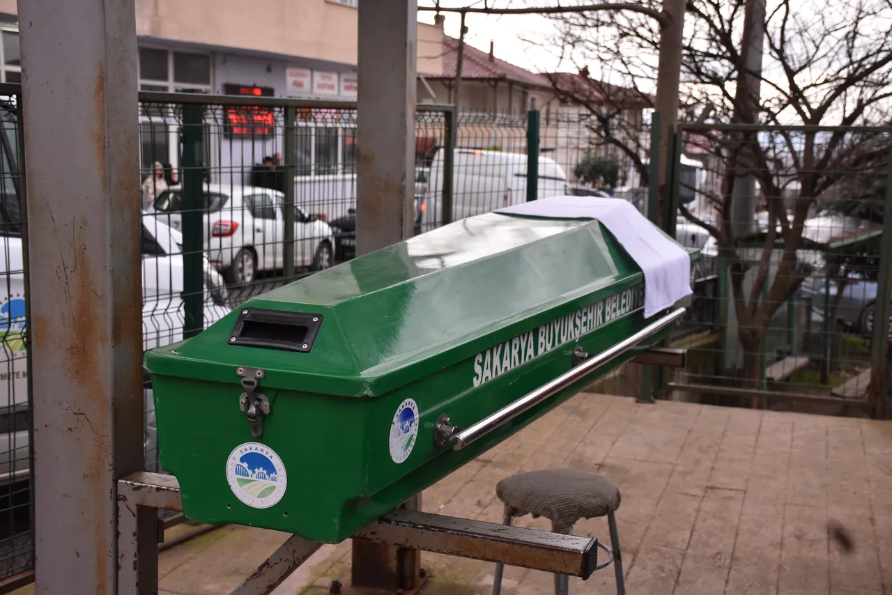 Hakan Şahin’e acı veda! 21 yaşındaki genç gözyaşlarıyla defnedildi