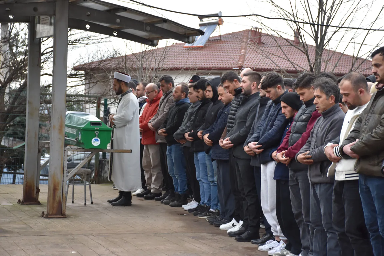 Hakan Şahin’e acı veda! 21 yaşındaki genç gözyaşlarıyla defnedildi